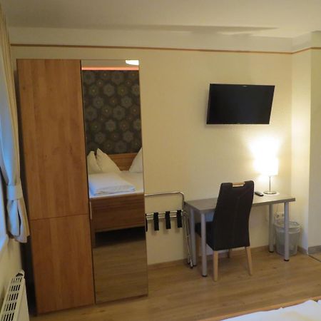 Zum Schwarzen Adler Apartment Tulln An Der Donau Luaran gambar