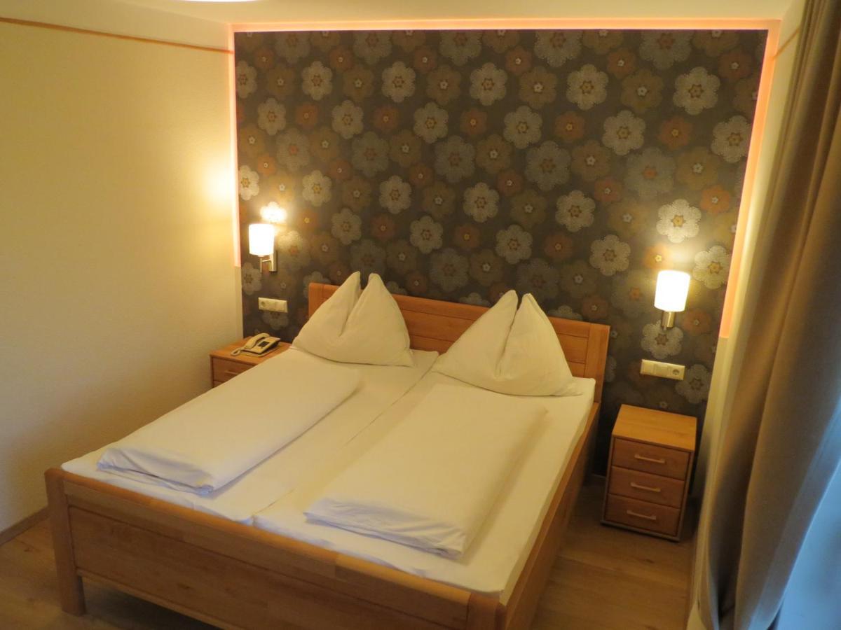 Zum Schwarzen Adler Apartment Tulln An Der Donau Luaran gambar